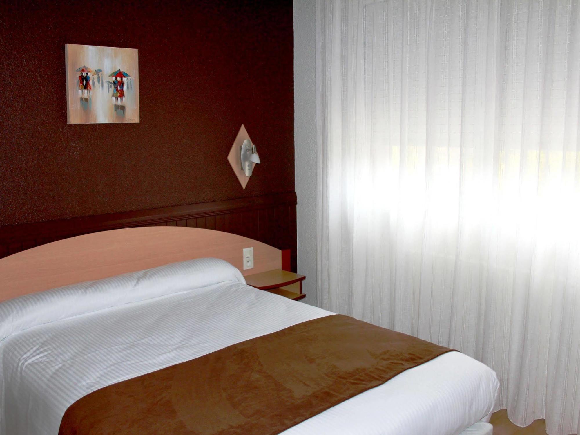 Hotel Saint-Hubert מראה חיצוני תמונה
